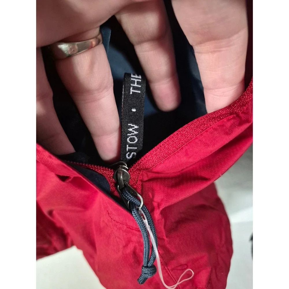 The North Face Resolve 2 Rain Jacket Mens Medium Red Navy Blue Waterproof Hooded